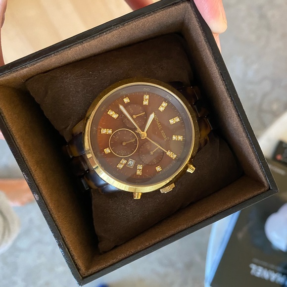 Michael Kors Tortoise Watch- Excellent Condition! - Picture 5 of 6